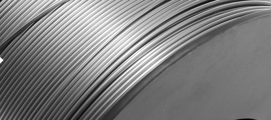 Rozsdamentes acél tekercs és vezérlővezeték